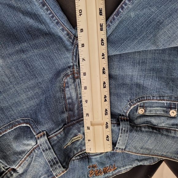 Timing Blue Jeans - Picture 8 of 8